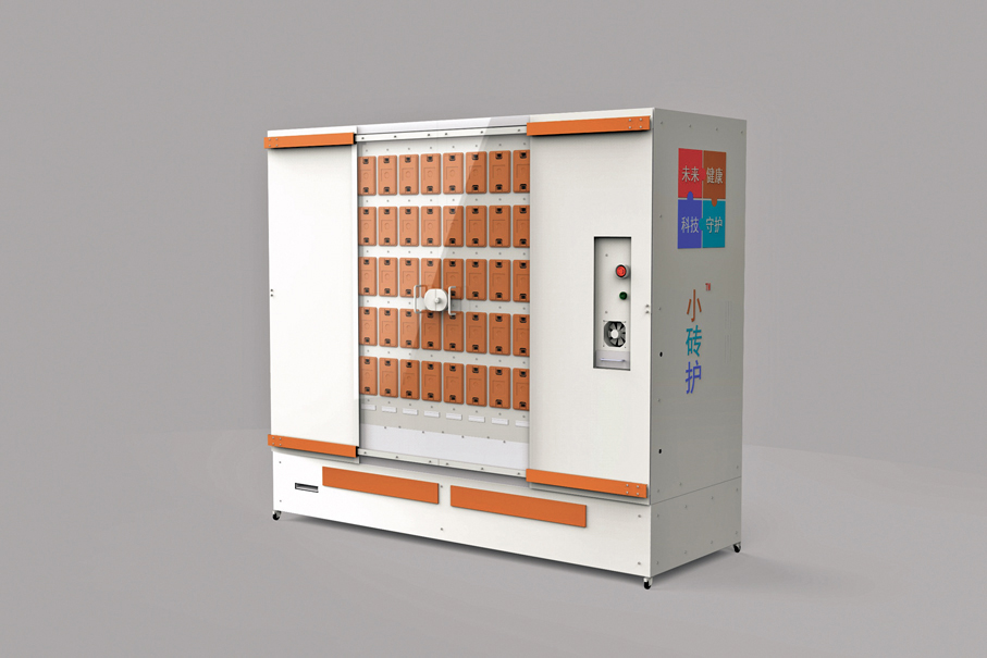 ●騰熠科技(Leapflash Technology)流動機器人分藥系統 「小磚護」已於內地廣東江門市的社區試點，並錄得連續六個月零用藥錯誤紀錄。 受訪者供圖