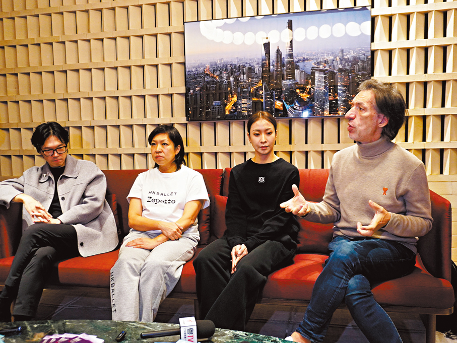 ●（左起）廖國敏、李易璇、葉飛飛、衛承天分享《布蘭詩歌》的創作理念、表演細節及港滬藝術合作的意義。 香港文匯報記者張岳悅 攝