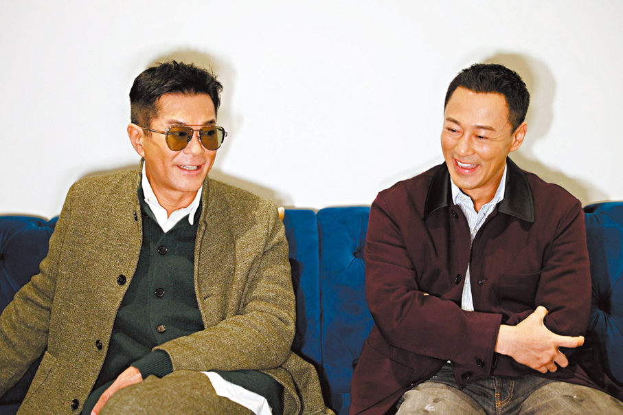 ●古天樂與林峯相談甚歡。  香港文匯報記者孫嘉蔚  攝