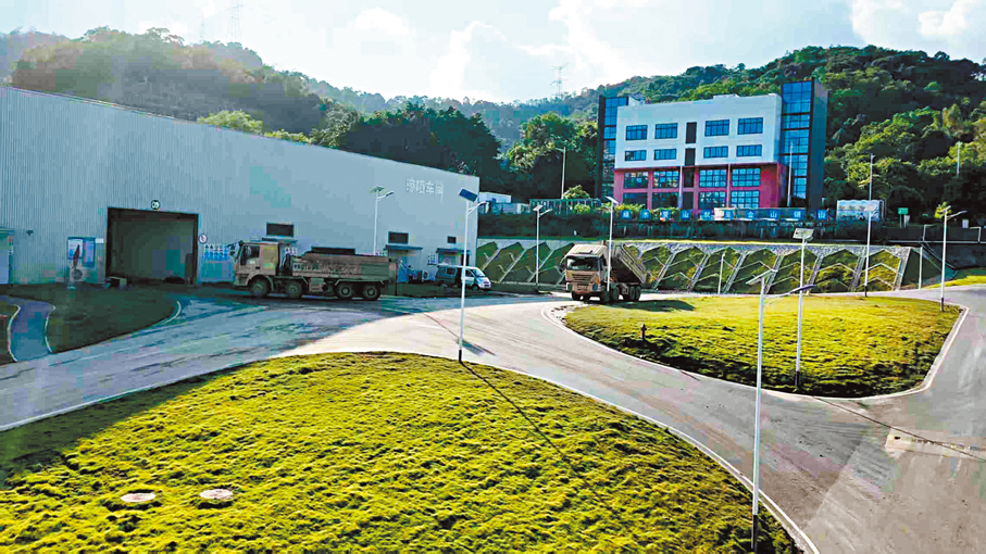 ●清理出來的陳腐垃圾在廠區的車間進行處理，最終分流。