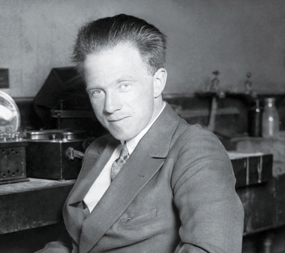 ●海森堡  創立矩陣力學。