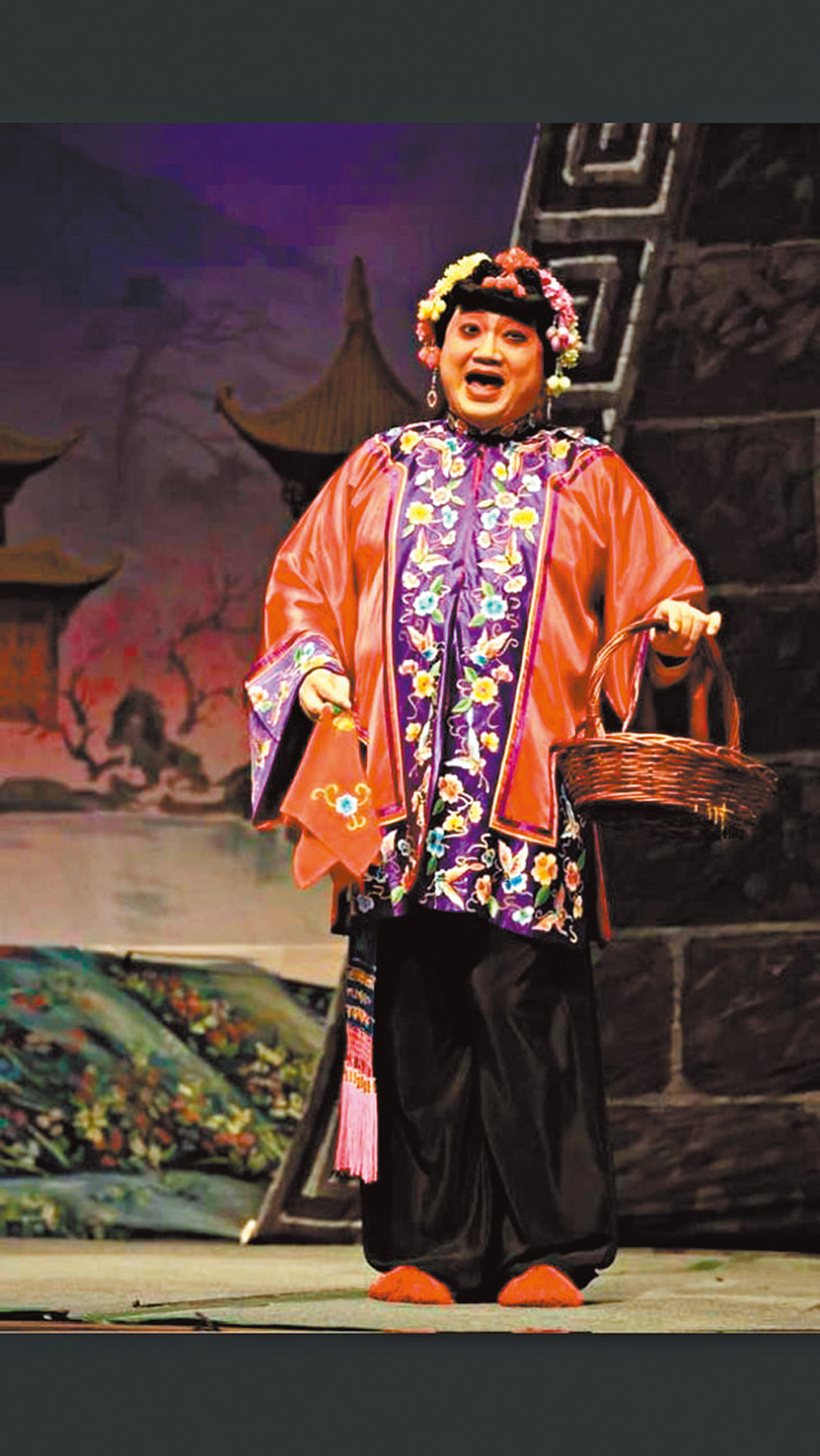 ●陳鴻進台上台下都有戲。