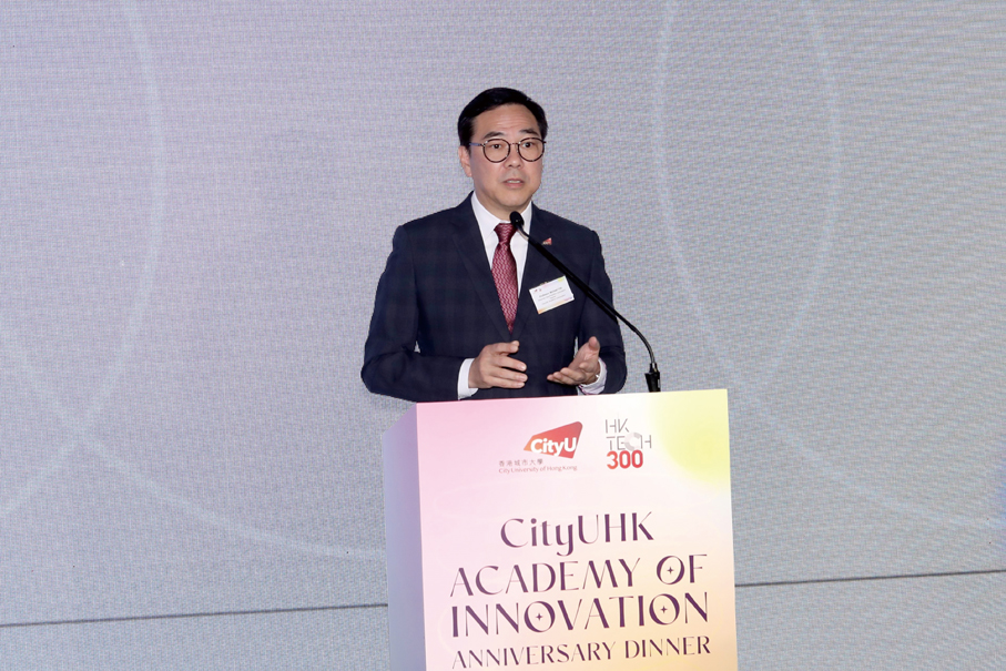 ●城大協理副校長（創新）兼城大創新學院院長謝智剛。