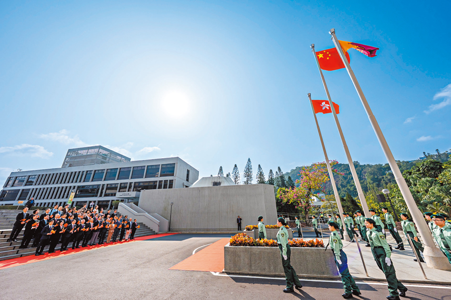 ●港中大在校園舉行元旦升旗儀式。港中大供圖