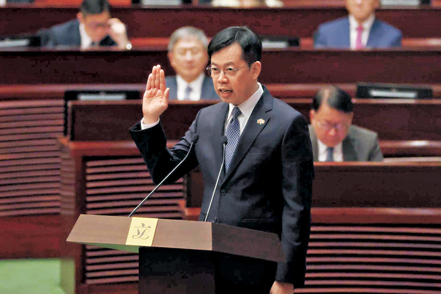 ●陳振英指，若當選主席會延續以往相同的主持風格，希望大會可成為各議員理性、務實、具建設性議政的平台。 資料圖片