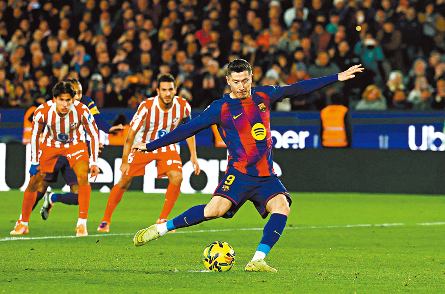 ●由羅拔利雲度夫斯基率領的巴塞鋒線，火力冠絕全歐。 資料圖片