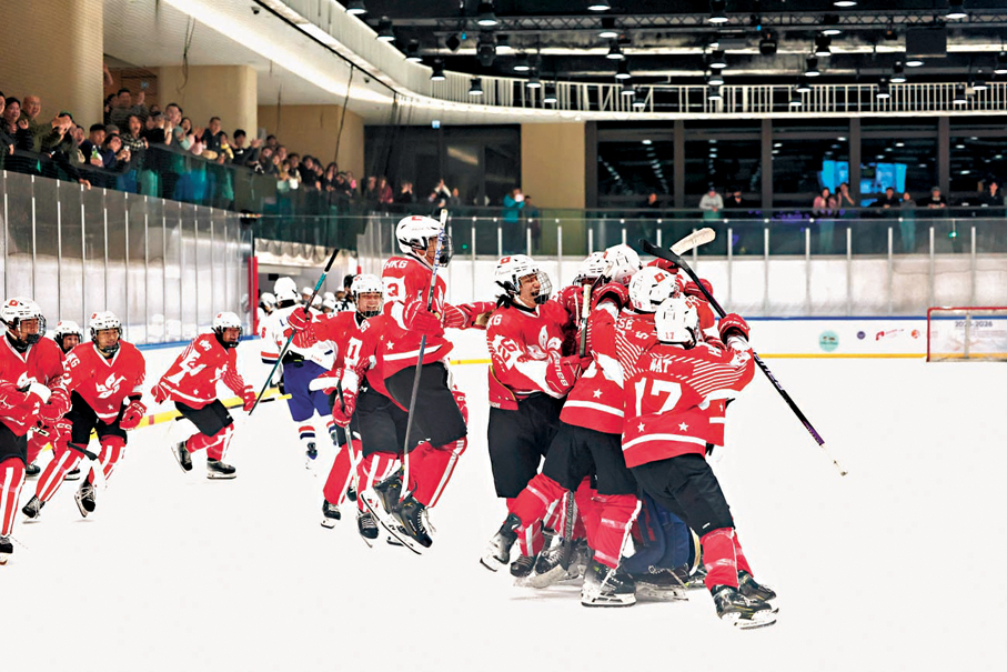 ●男子U18冰球港隊決賽憑互射點球勝出。 公關圖片