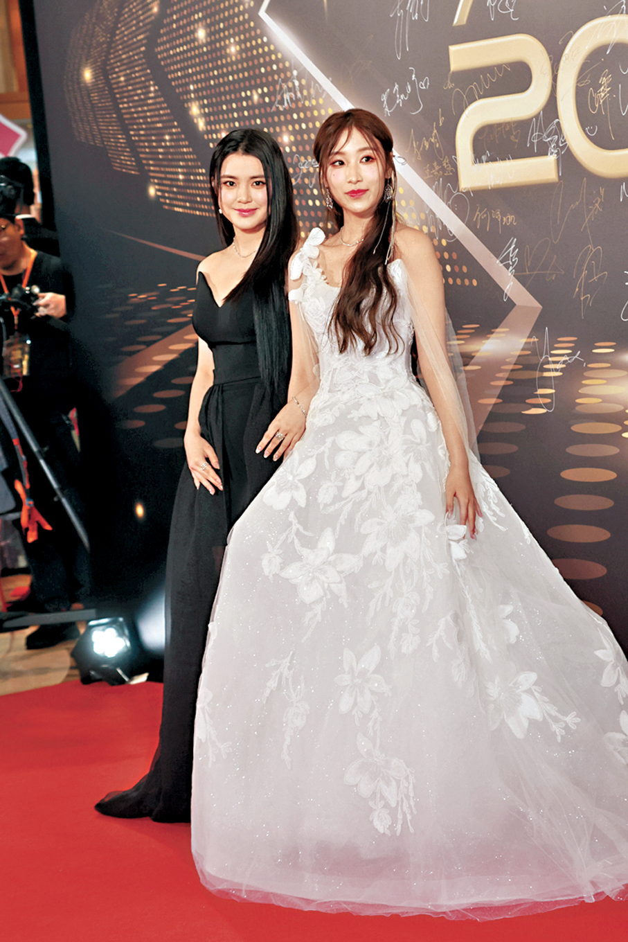 ●姚焯菲（左）與詹天文稱會給予鍾柔美空間靜心調整。  香港文匯報記者北山彥  攝