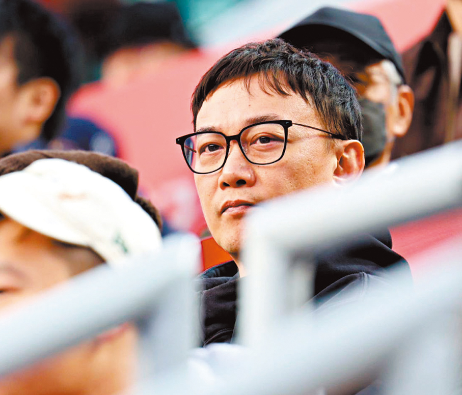 ●歌星陳奕迅入場觀看黃澤林賽事。