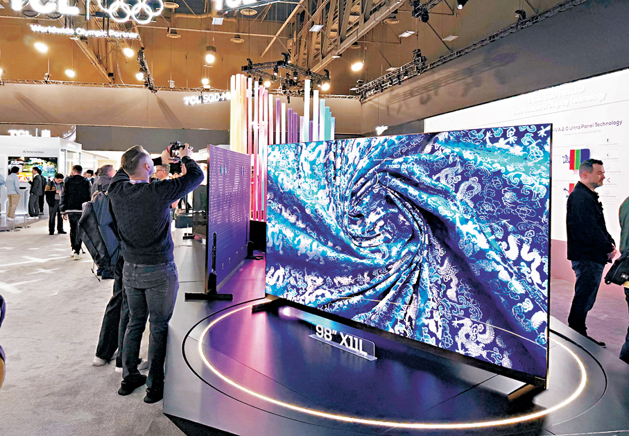 ●TCL、海信、索尼、LG、三星等中日韓品牌集體出擊，在高端市場展開新一輪較量。 中新社