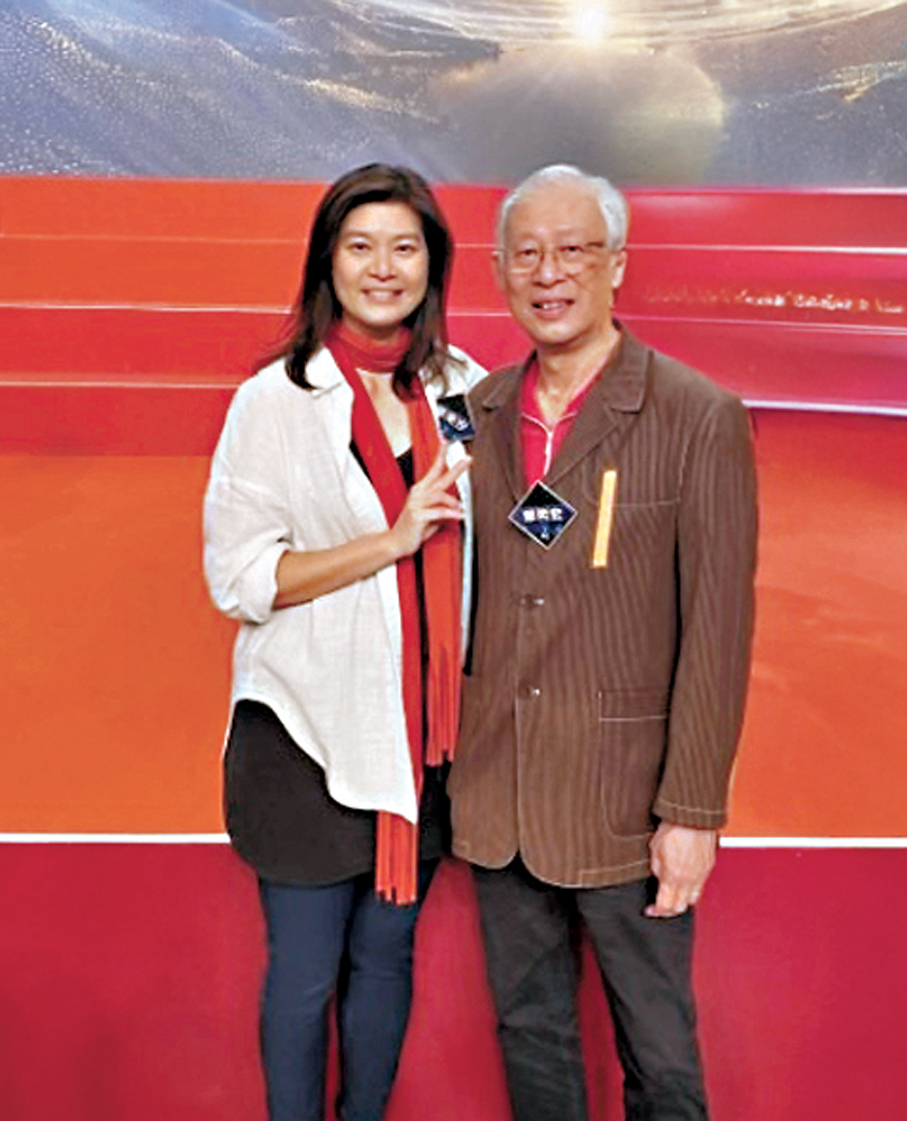 ●郭哲宏與郭美汐「父女檔」登台。  TVB供圖