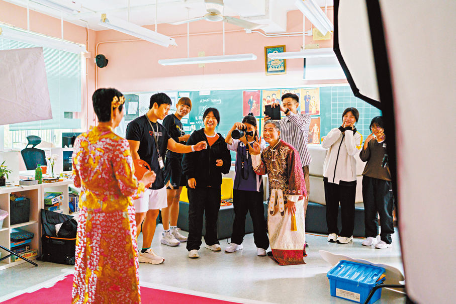 ●佛教沈香林紀念中學透過AI後製補上夢想場景，讓長者可把愛情回憶化成珍藏影像故事。 受訪者供圖