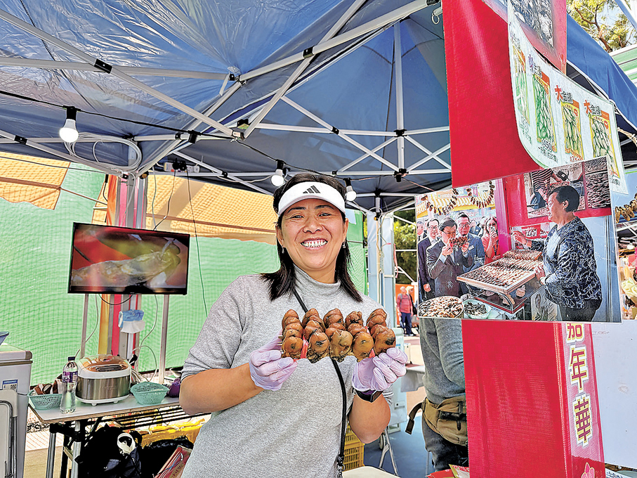 ●陳祥記蠔豉負責人陳小姐堅持只賣當季蠔豉。香港文匯報記者崔瀅 攝