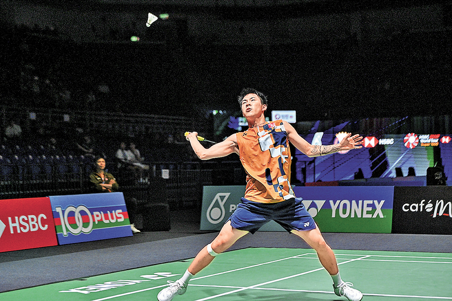 ●李卓耀以直落兩局不敵石宇奇。 新華社