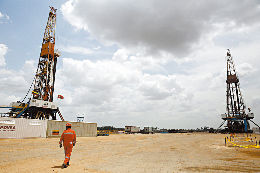 ●委石油產業基礎設施年久失修。 資料圖片