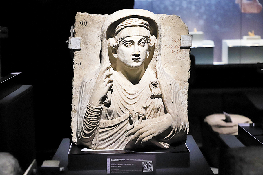 ●羅馬時期石灰石墓葬雕像