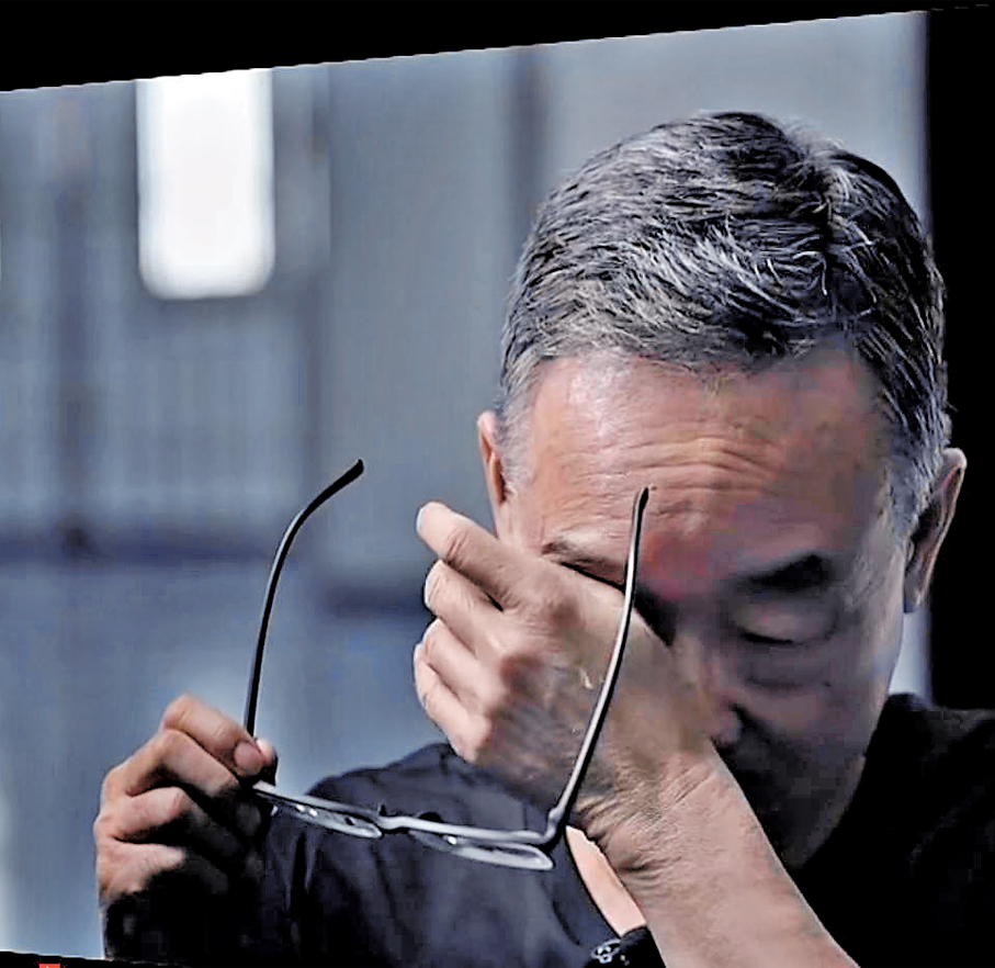 ●唐仁健在鏡頭前落淚懺悔。央視截圖