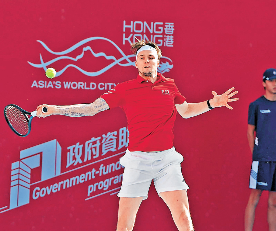 ●二號種子布力克以直落兩盤擊敗姆錫迪，捧走男單冠軍。