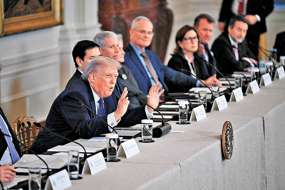 ●特朗普在白宮會晤美油企高層，要求油企投資委國但不果。 法新社