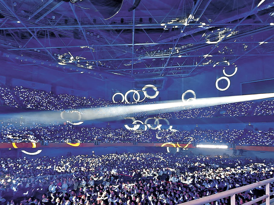 ●伍佰南昌騷座無虛席。 香港文匯報記者黃慧  攝