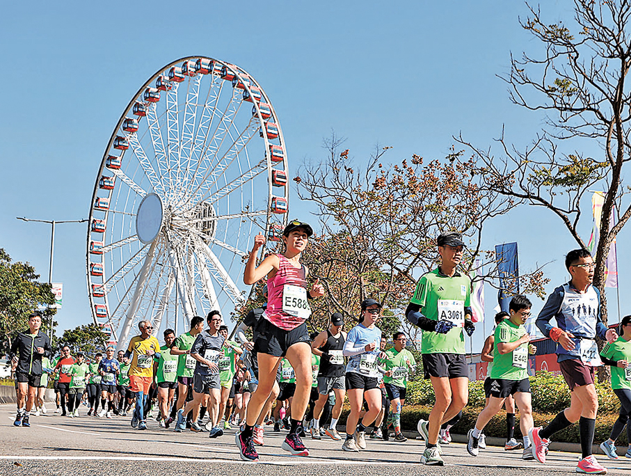 ●今年渣打香港馬拉松將於下周日舉行。圖為去年渣馬盛況。 資料圖片