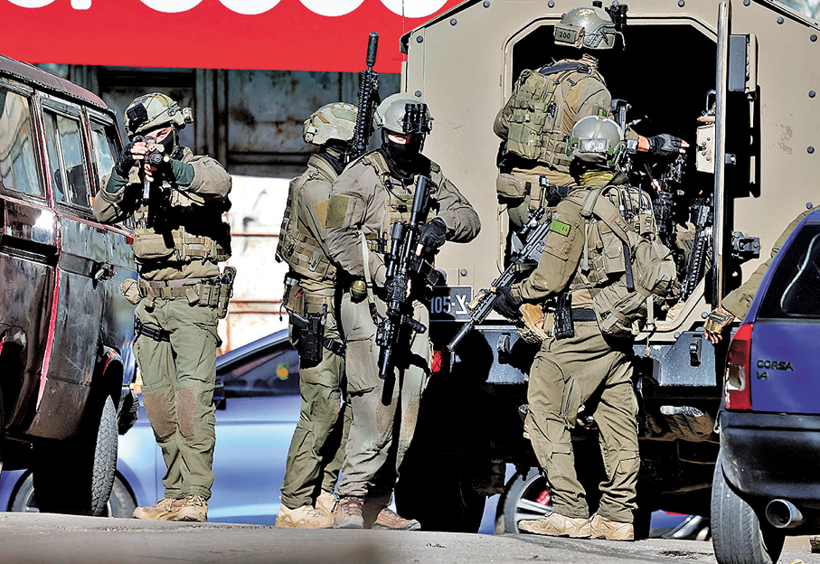 ●以軍在約旦河西岸納布盧斯進行突擊行動。路透社