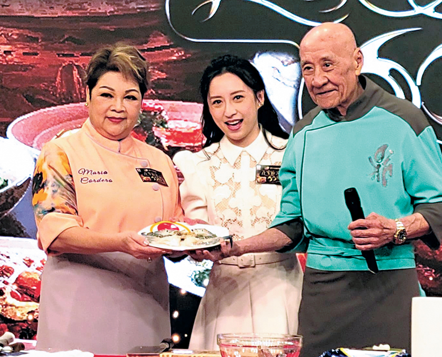 ●肥媽（左）、龔嘉欣與李家鼎再添食。 香港文匯報記者梁靜儀  攝