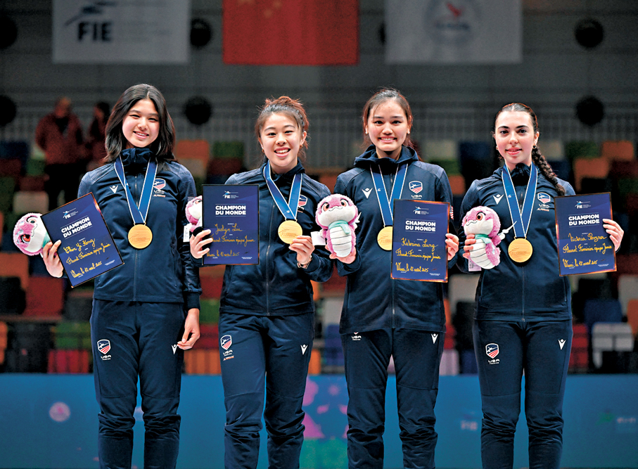 ●劉婕琳（左二）去年於世青個人賽及團體賽共奪3金，壓力亦隨之而來。 劉婕琳Ig圖片