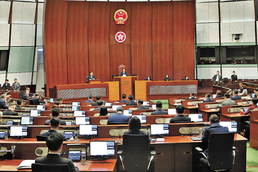 ●新一屆立法會昨日召開首次大會，行政長官李家超在大會發言，其中提到有關大埔宏福苑火災的支援和善後事宜。 香港文匯報記者萬霜靈  攝