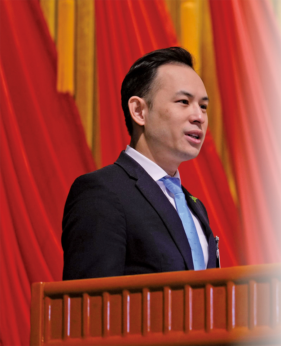 ●全國政協委員、全國青聯常委、英皇集團副主席楊政龍