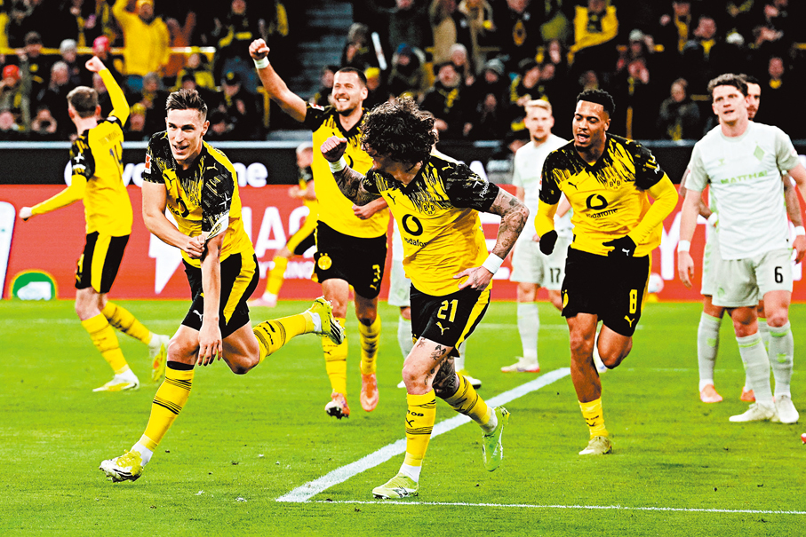 ●舒洛達碧克（左）替多蒙特先開紀錄。 美聯社