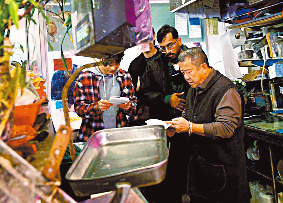 ●劇組爭分奪秒拍攝。