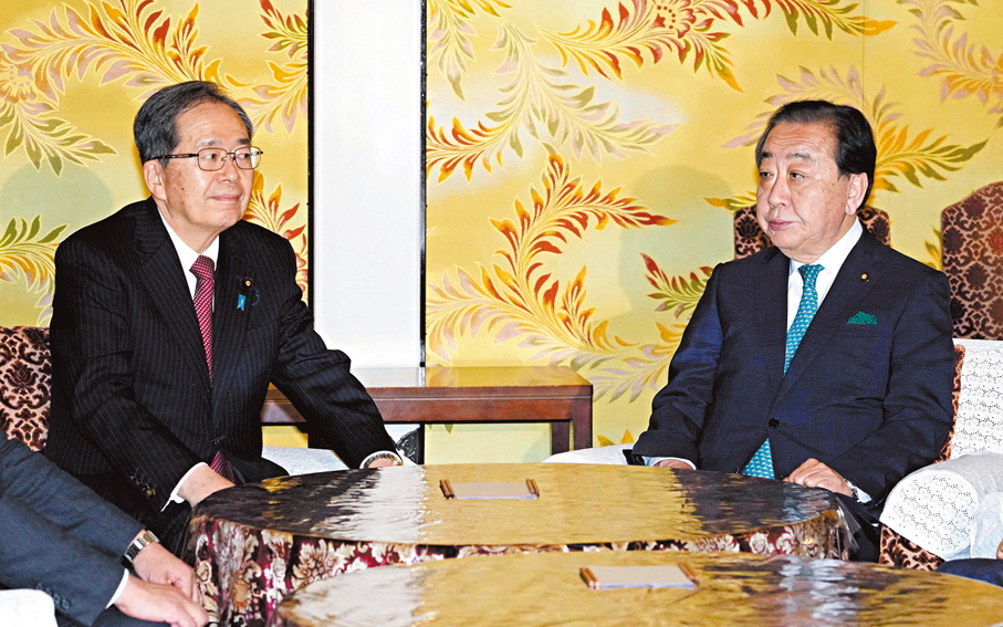 ●野田佳彥（右）和齊藤鐵夫周四進行會談。 路透社