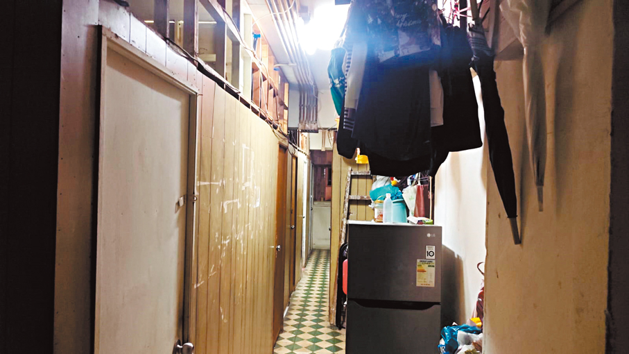 ●深水埗義華大廈近日有大批劏房租戶被要求搬遷。 香港文匯報記者鄺福強  攝