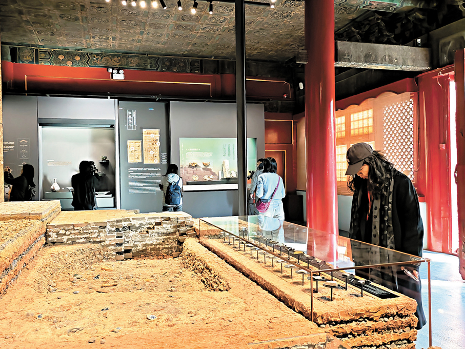 ● 公眾參觀展覽。