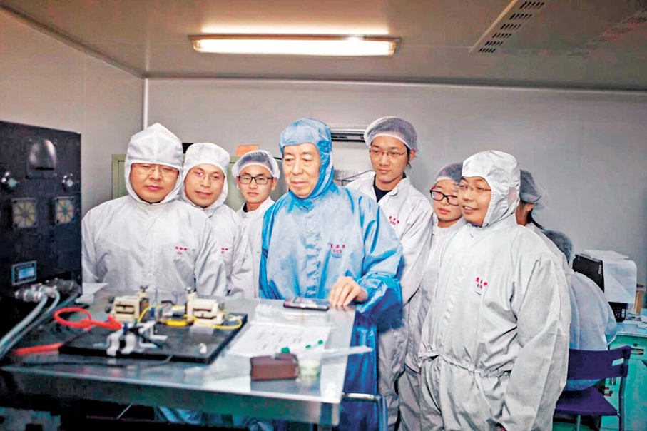 ●西安電子科技大學郝躍院士張進成教授團隊攻克芯片散熱世界難題。 香港文匯報西安傳真