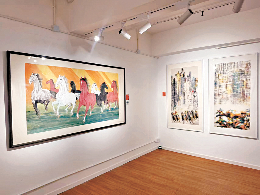 ●水墨藝術家們以「花卉」與「奔馬」為題進行了創作。