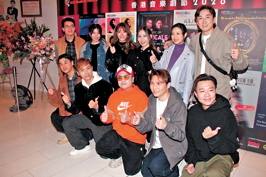 ●多位圈中人前晚入場支持。 香港文匯報記者達里 攝