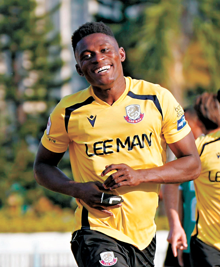 ●巴科爾慶祝大演帽子戲法。