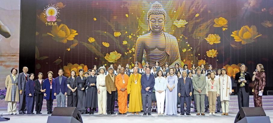 ●1月5日的音樂會群星雲集，獻唱多首勵志歌曲。