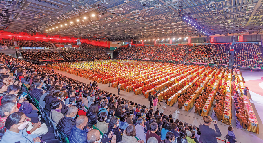●千僧萬眾共同祈願世界和平，國泰民安。