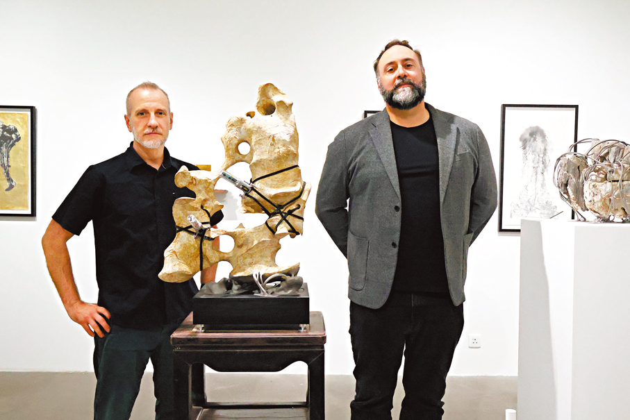 ●Tobias Klein（右）與Alvaro Cassinelli令石頭發出「自然之聲」。