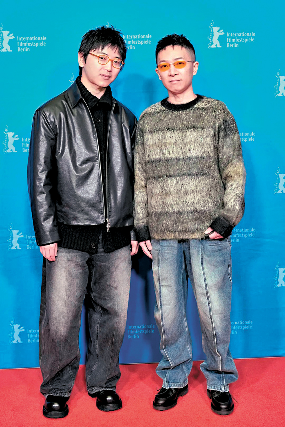 ●單佐龍（右）與《植物學家》導演景一參加柏林電影節。  受訪者供圖