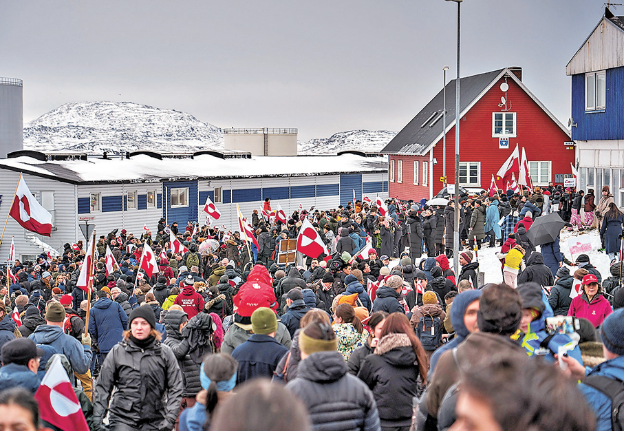 ●格陵蘭人上周六示威遊行，抗議美國企圖吞併。 資料圖片