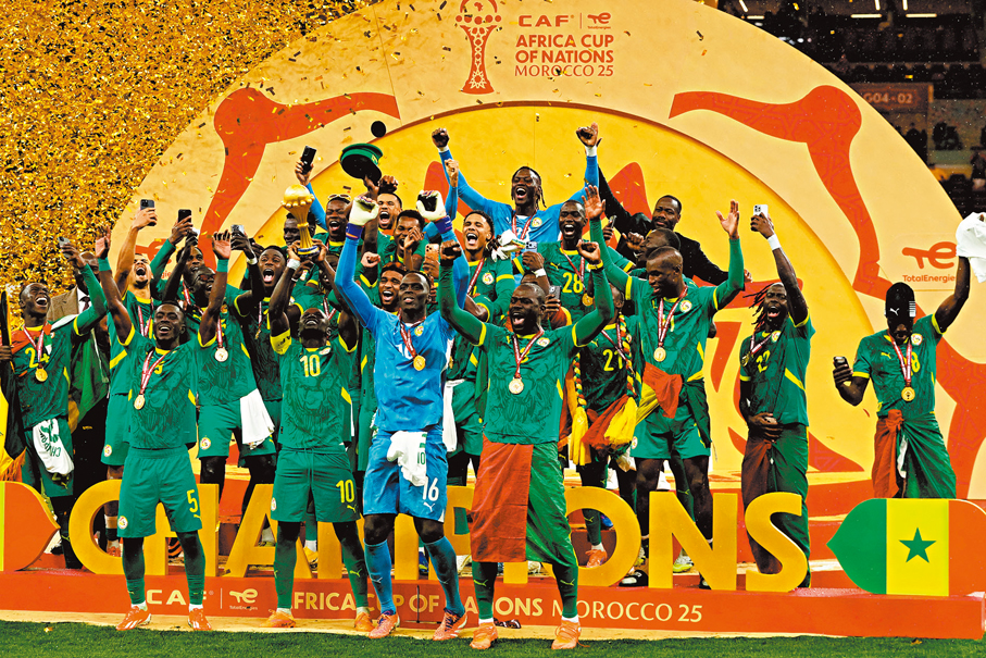 ●塞內加爾球員在頒獎儀式上。  美聯社