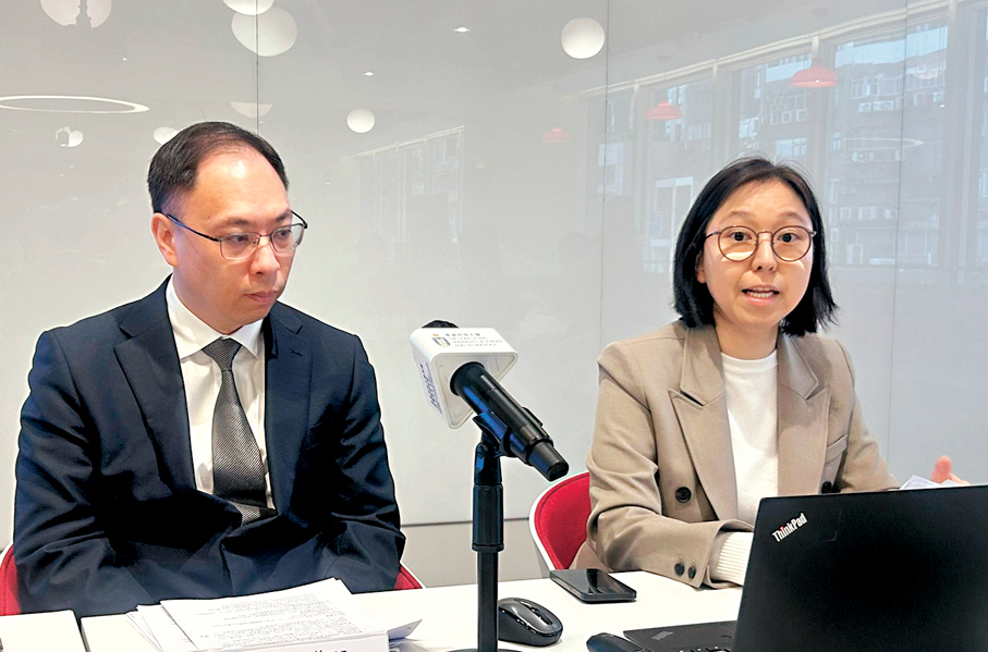 ●利豐供應鏈研究院錢慧敏（右）表示，消費行為正在快速演變，情緒價值、融合體驗以及綠色生活方式正成為主流。  香港文匯報記者莊程敏  攝