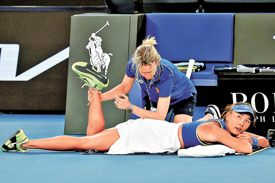 ●袁悅曾在次盤要求醫療暫停。  法新社