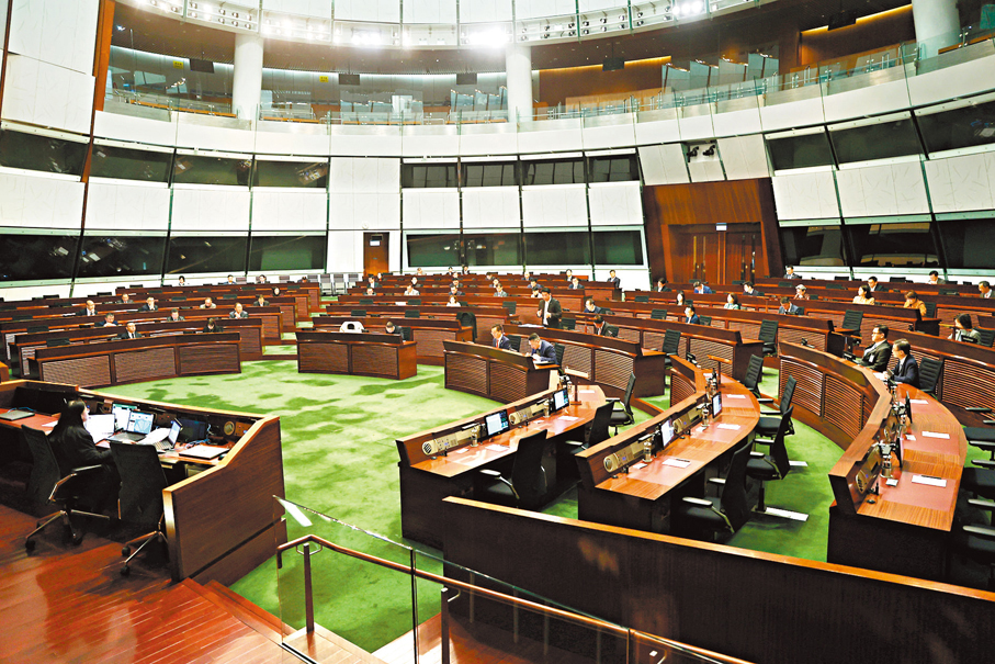 ●立法會昨日舉行會議。發展局局長甯漢豪同日書面回覆議員質詢時表示，目前構思在擬議北都專屬法例訂明相關政策建議的主線框架。 香港文匯報記者萬霜靈  攝