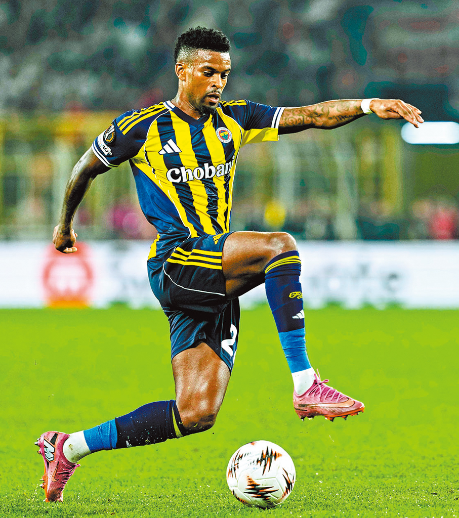 ●費倫巴治右閘施美度過往曾效力狼隊多年。   資料圖片