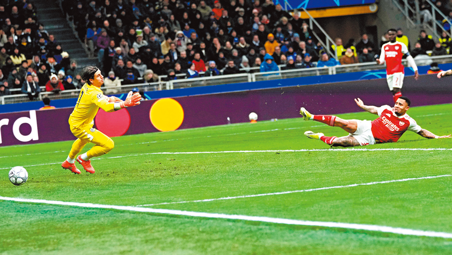 ●加比爾捷西斯（右）是役攻入兩球。  美聯社